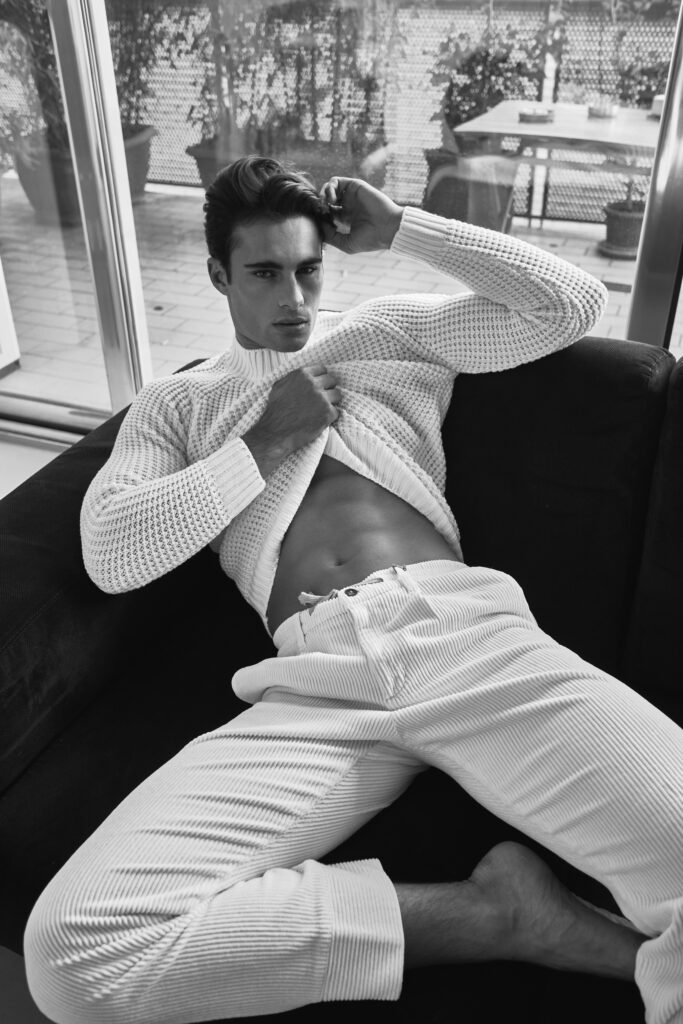 Elliot Meeten fotografiado para la revista masculina Rísbel Magazine