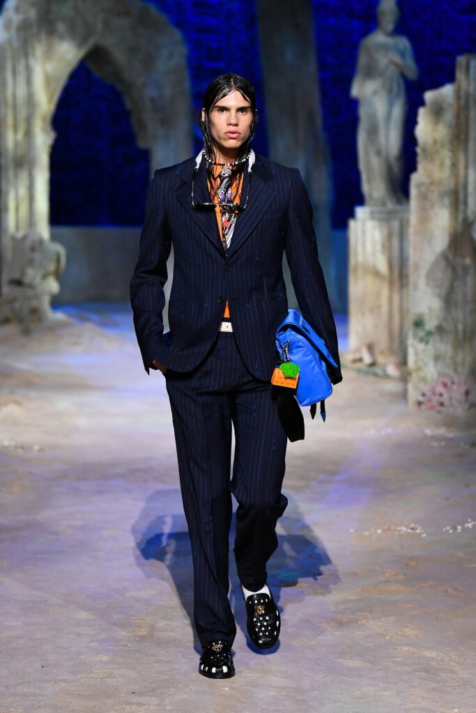 Desfile Versace para hombre temporada primavera verano 2021