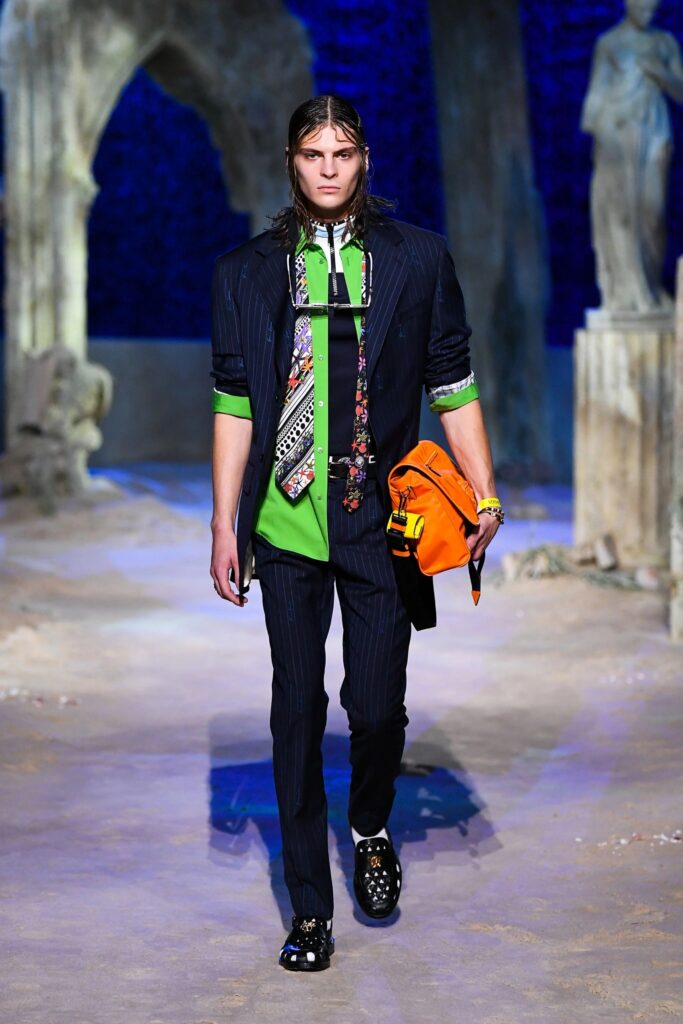 Desfile Versace para hombre temporada primavera verano 2021