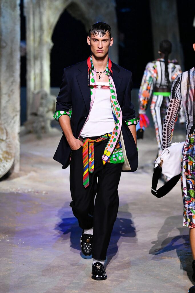Desfile Versace para hombre temporada primavera verano 2021