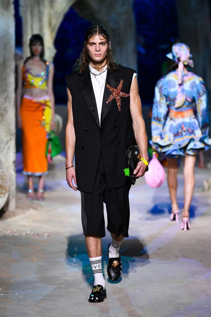 Desfile Versace para hombre temporada primavera verano 2021