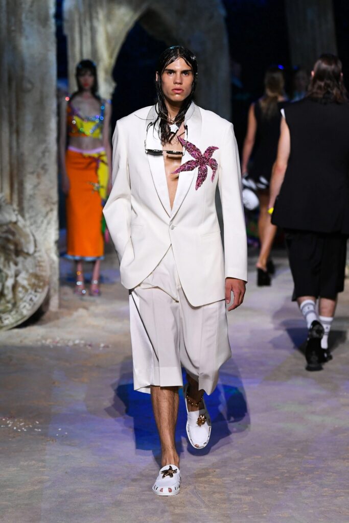 Desfile Versace para hombre temporada primavera verano 2021