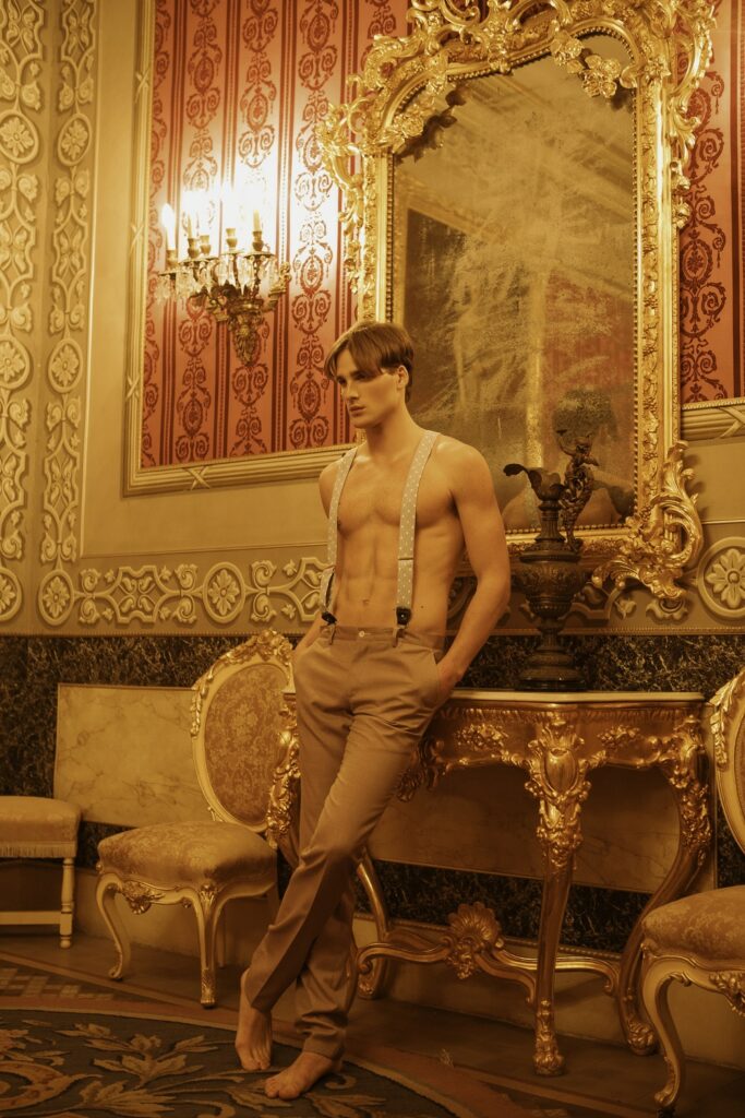 El modelo catalán Joan Mirangels fotografiado por Enric Virgili para Rísbel Magazine