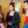 Escena de la serie Sex Education, donde los adolescentes exploran su identidad, el deseo y los vínculos afectivos en un entorno escolar que, como en la vida real, a menudo llega tarde a la educación sexual
