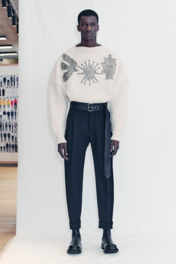 Looks de la colección masculina de la firma Alexander McQueen otoño/invierno 2021-2022