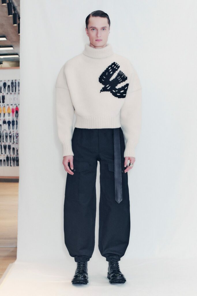 Looks de la colección masculina de la firma Alexander McQueen otoño/invierno 2021-2022