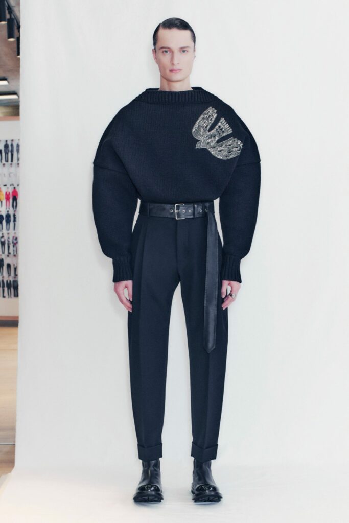 Looks de la colección masculina de la firma Alexander McQueen otoño/invierno 2021-2022