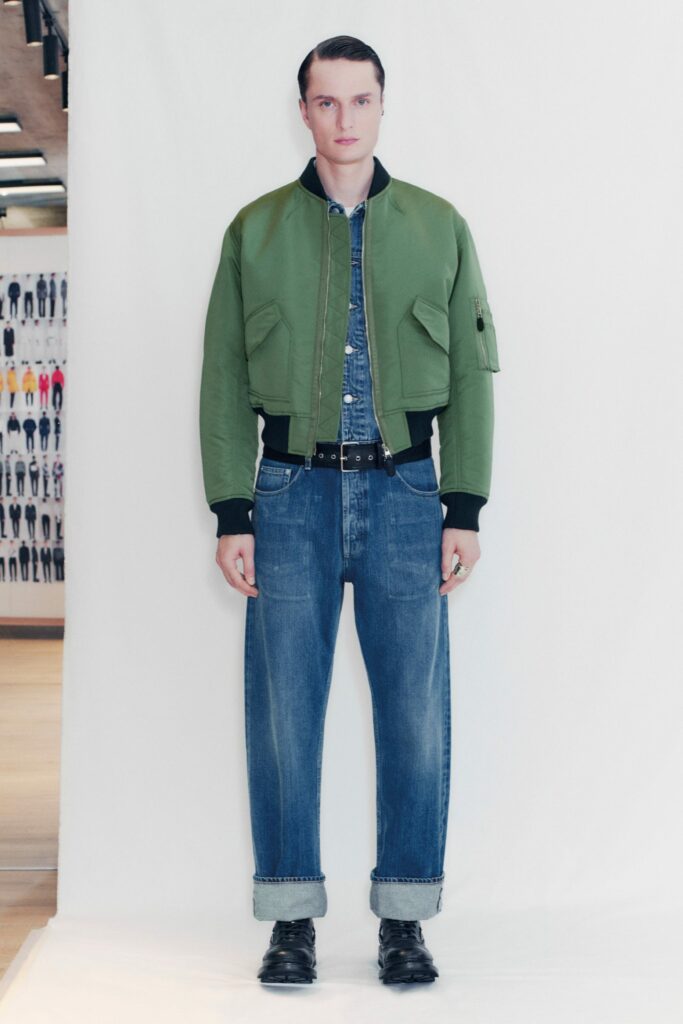 Looks de la colección masculina de la firma Alexander McQueen otoño/invierno 2021-2022
