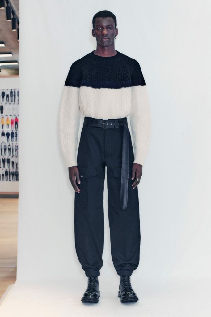 Looks de la colección masculina de la firma Alexander McQueen otoño/invierno 2021-2022