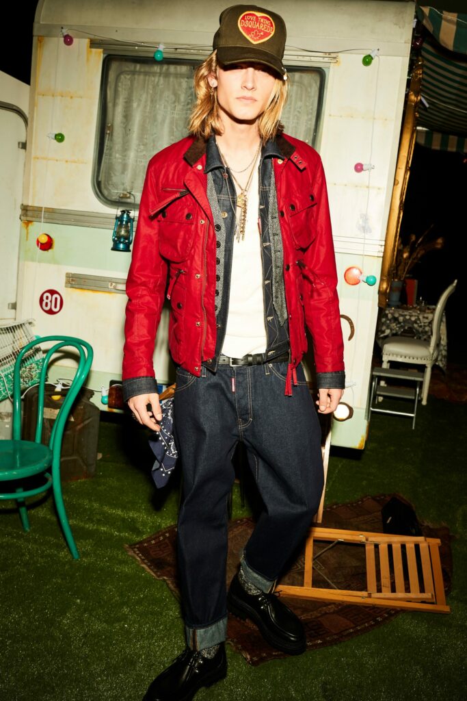 Look de la colección Dsquared2 para hombre de la temporada otoño/invierno 2021-2022