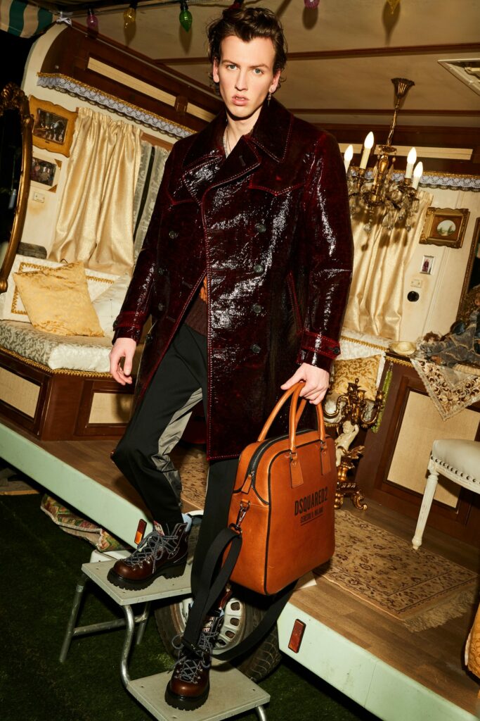 Look de la colección Dsquared2 para hombre de la temporada otoño/invierno 2021-2022