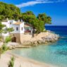 Cala Gat Rajada, una de las playas mediterráneas más bonitas de España