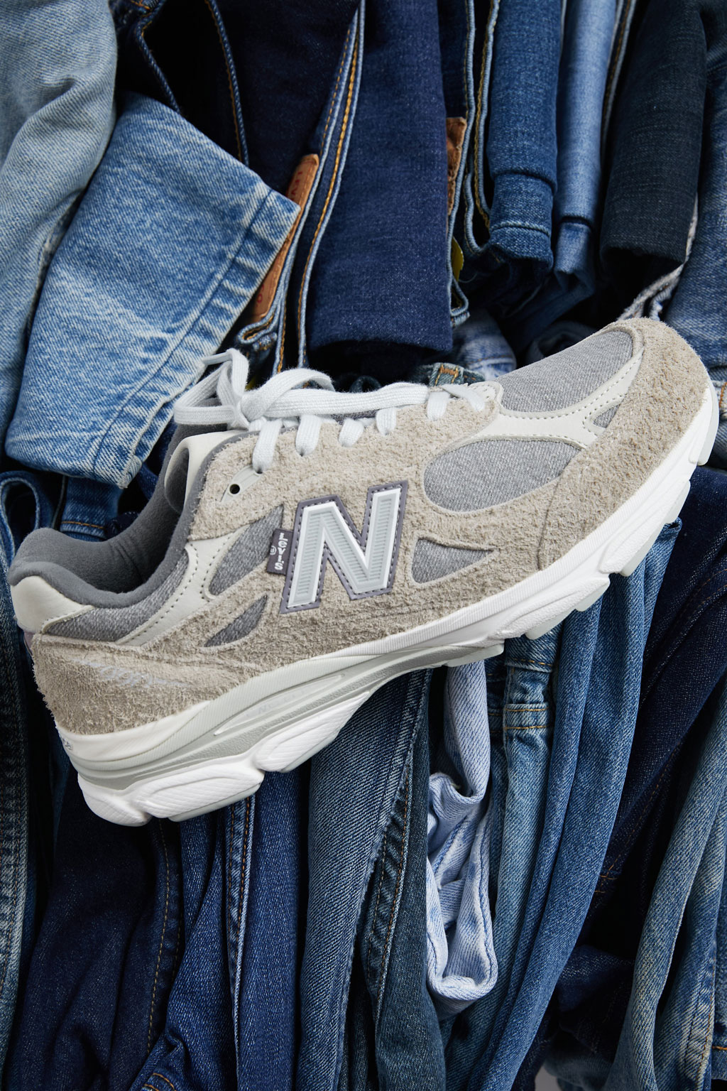 Levi's x New Balance 990v3 edición limitada el drop más esperado de la