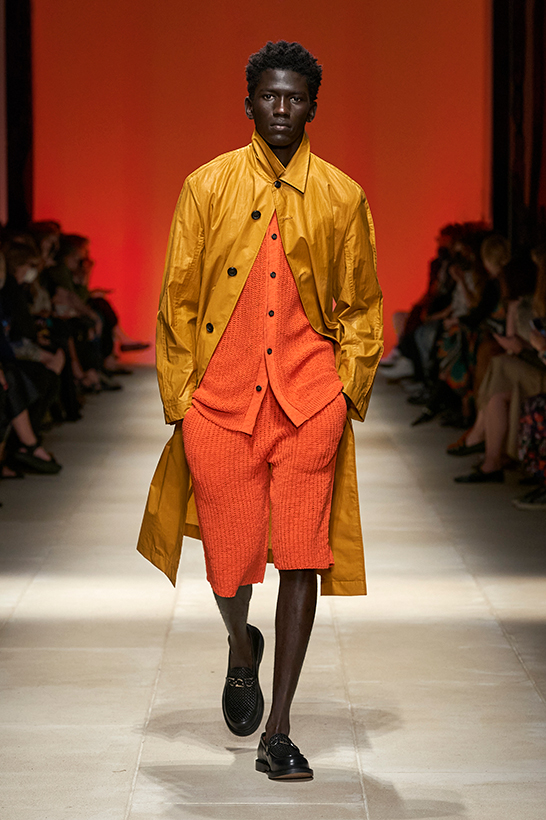 Desfile Salvatore Ferragamo colección primavera 2022 para hombre