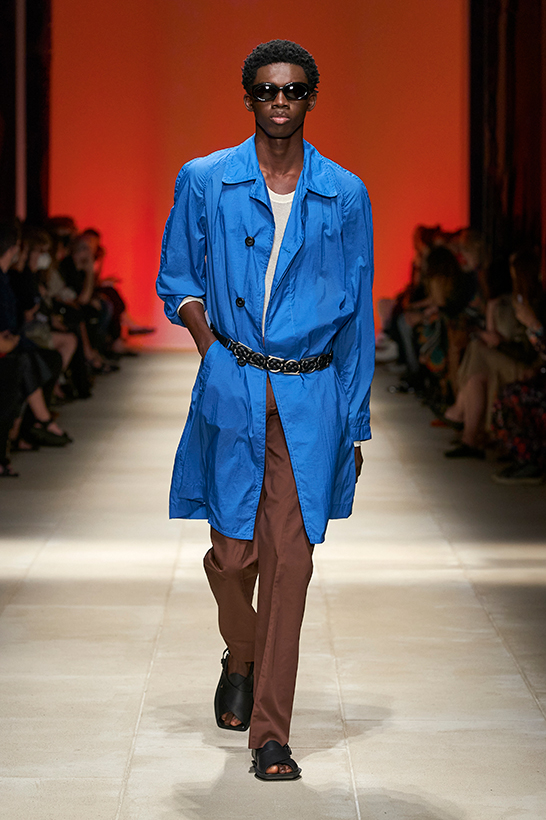 Desfile Salvatore Ferragamo colección primavera 2022 para hombre