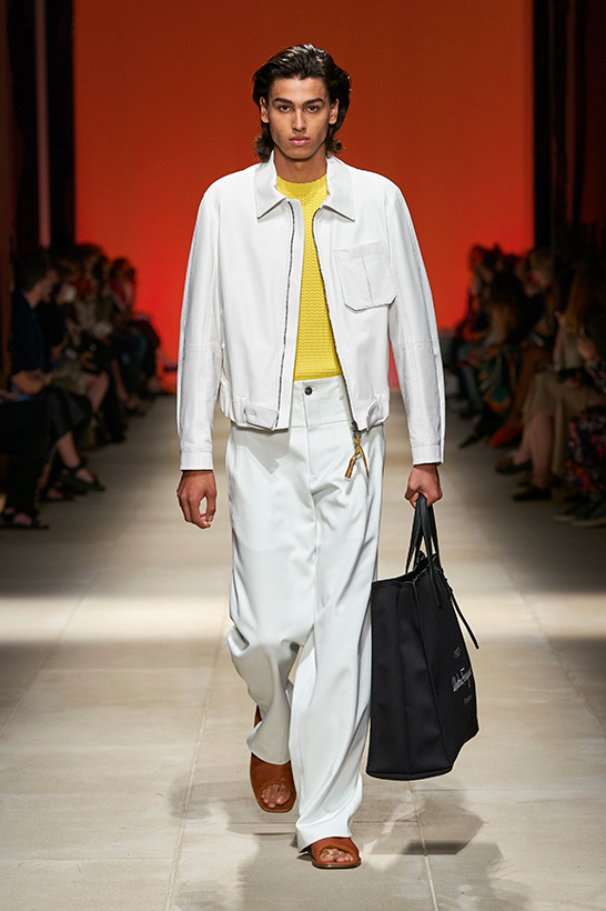 Desfile Salvatore Ferragamo colección primavera 2022 para hombre