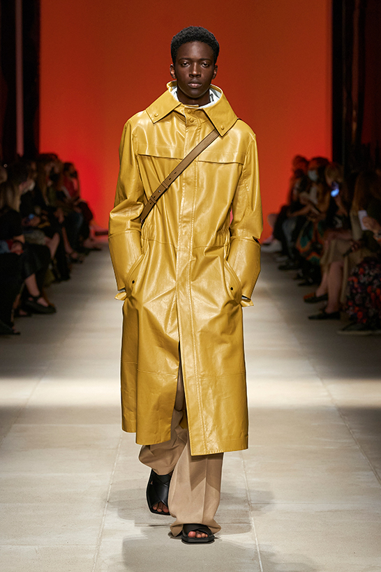 Desfile Salvatore Ferragamo colección primavera 2022 para hombre