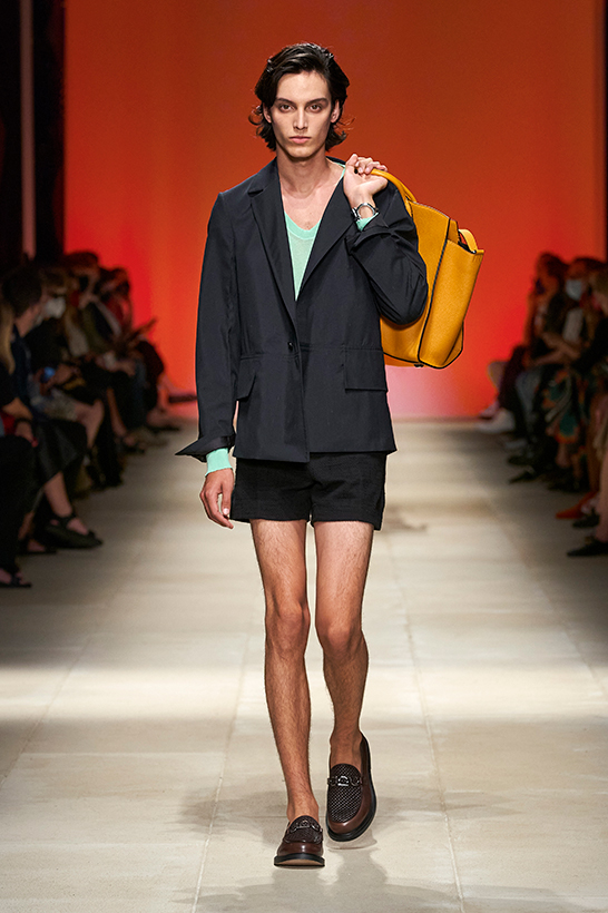 Desfile Salvatore Ferragamo colección primavera 2022 para hombre