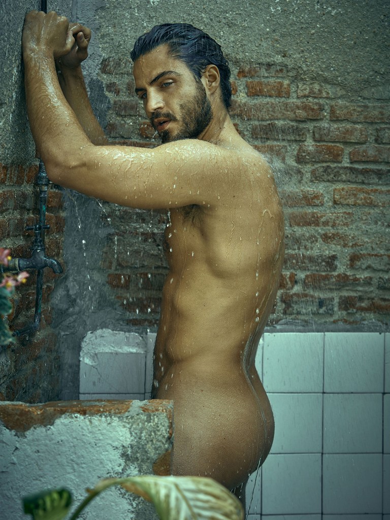 Maxi-Iglesias-desnudo