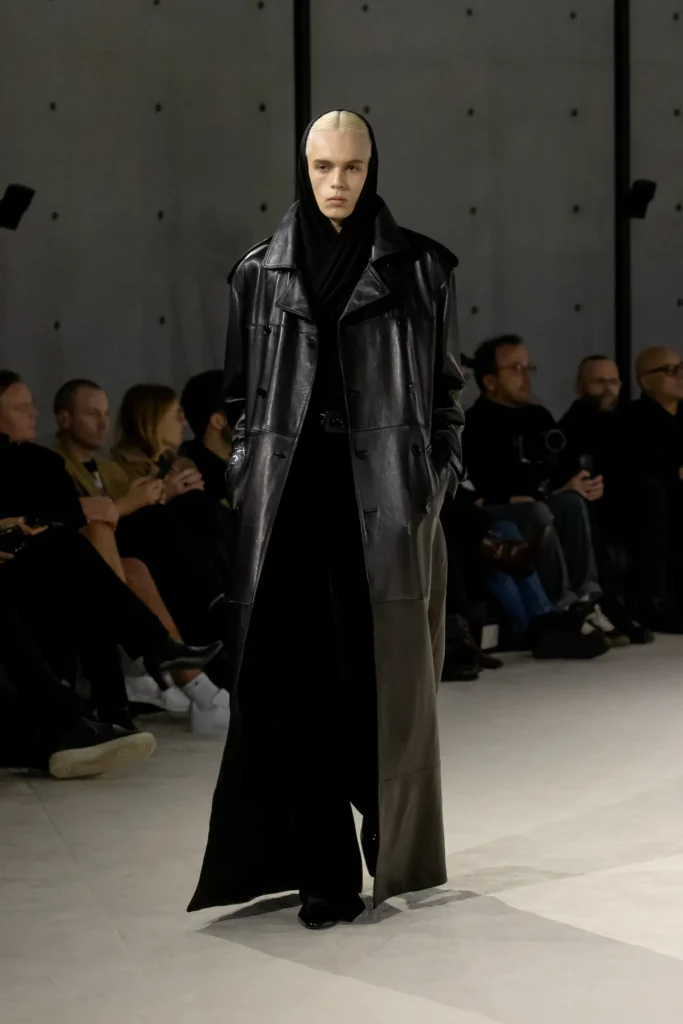 tendencias-moda-hombre-invierno-2023-2024-Saint-Laurent