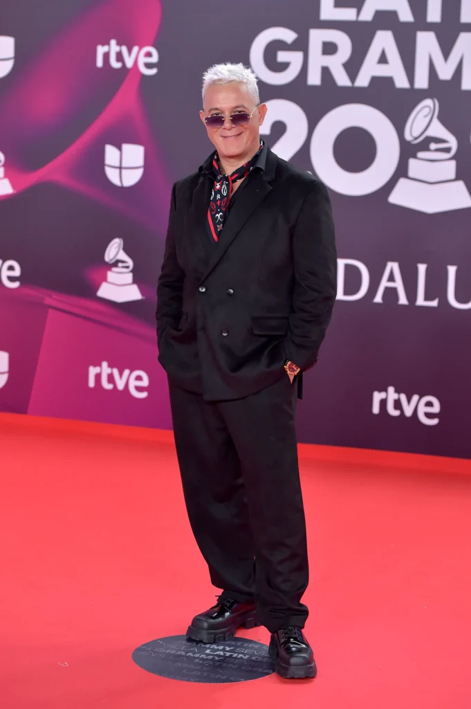 hombres-mejor-vestidos-Latin-Grammy-2023-Alejandro-Sanz