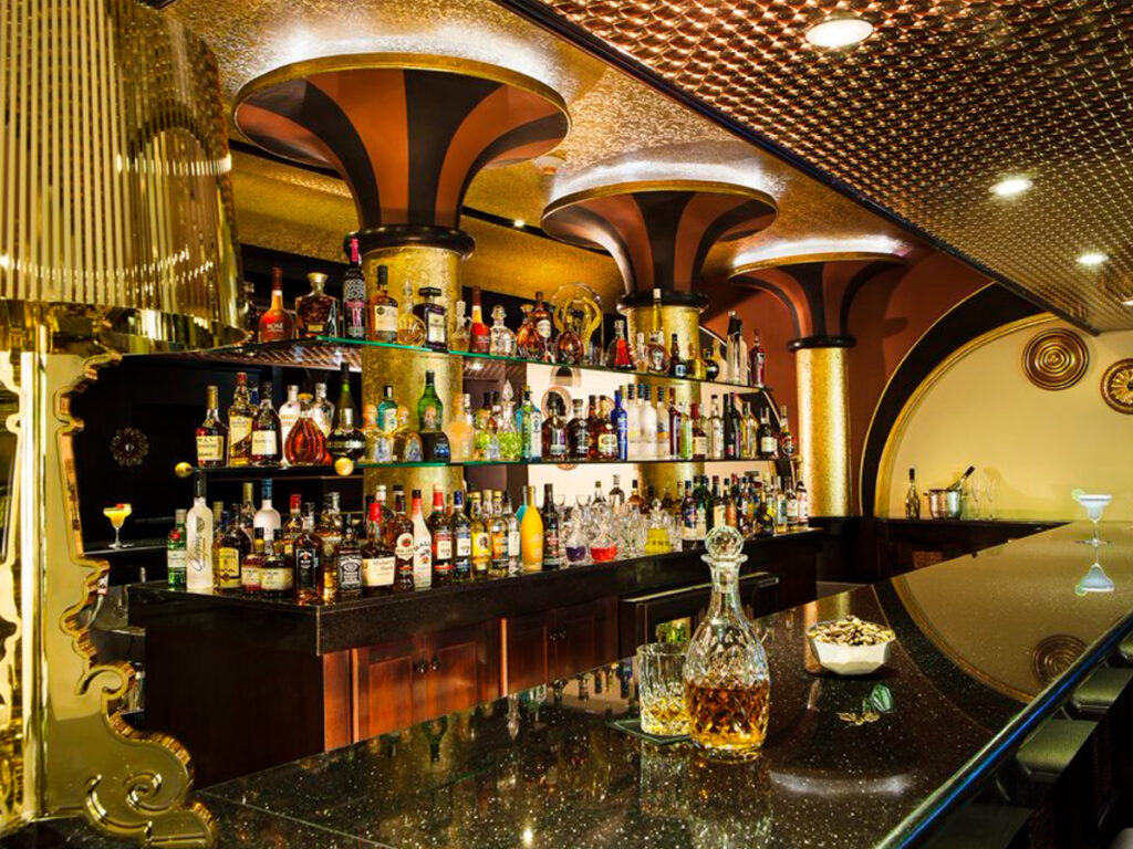 Que-ver-en-Jamaica-Regency-Bar-Lounge