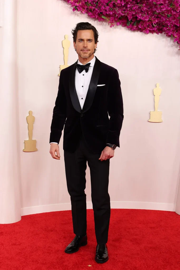 Actores-mejor-vestidos-premios-Oscar-2024-Matt-Bomer