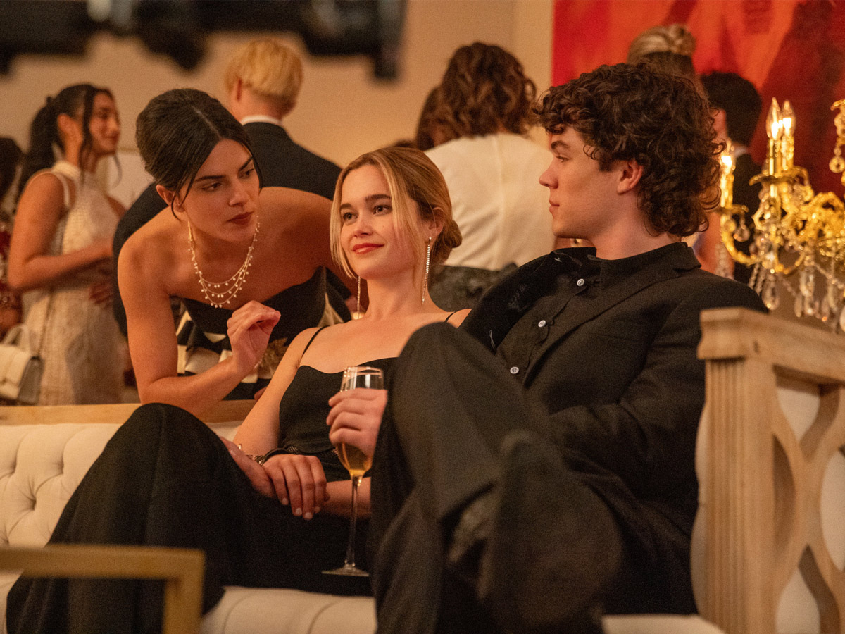 Escena de la serie "Crueles intenciones" para ilustrar un artículo sobre "qué significa soñar que tu pareja se aleja de ti"