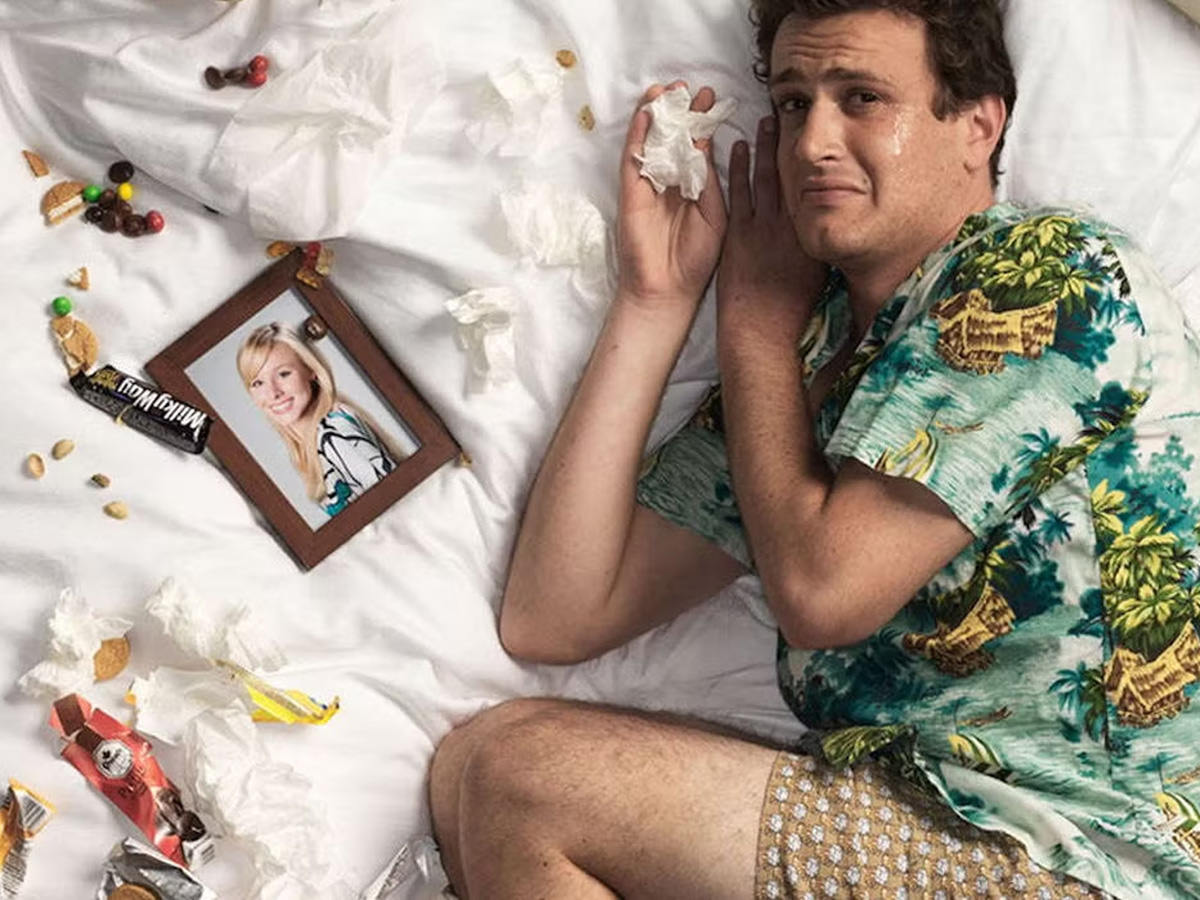 Secuencia de la película "Olvídate de Sarah Marshall" imagen para ilustra un artículo sobre qué significar soñar que tu pareja se aleja de ti