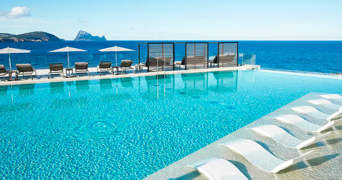 hotel-7Pines-Resort-Ibiza-Infinity-Pool-Bar