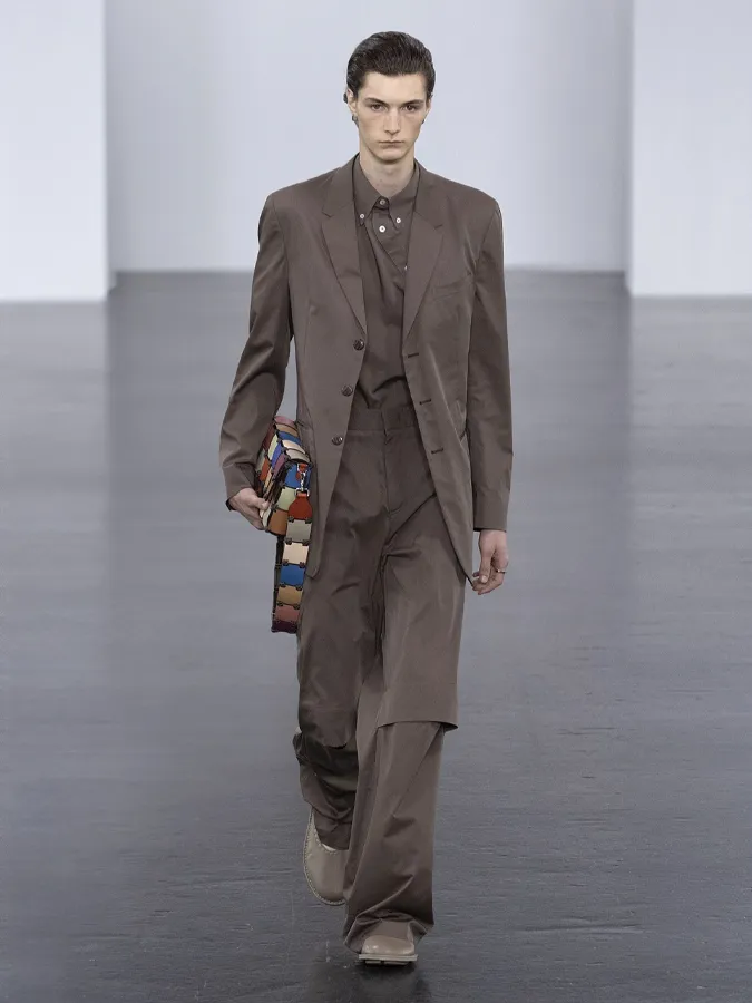 looks-que-estilizan-hombre-fendi-ss25