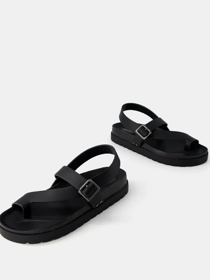 sandalias-formales-hombre-bershka