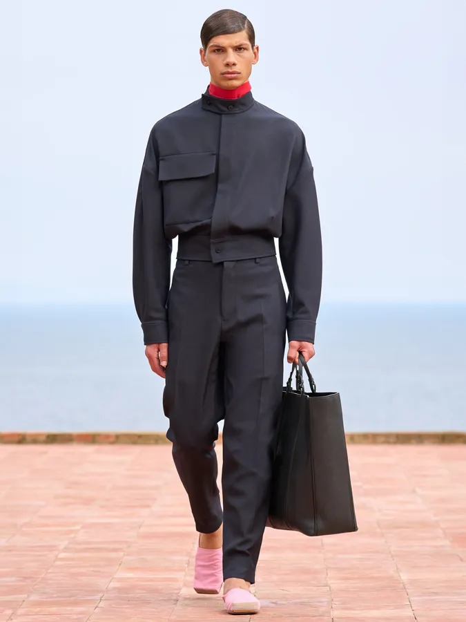 tendencias-moda-hombre-otoño-invierno-2024-2025-jacquemus-alpargatas