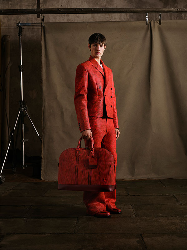 Louis-Vuitton-coleccion-capsula-fall-hombre-primavera-verano-2025-cuero-rojo