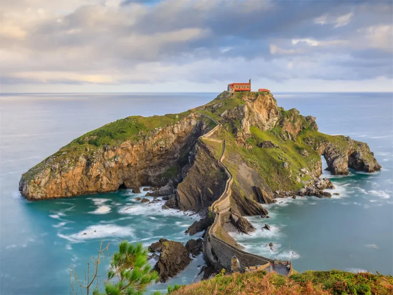 playas-de-españa-para-casarse-al-atardecer-gaztelugatxe