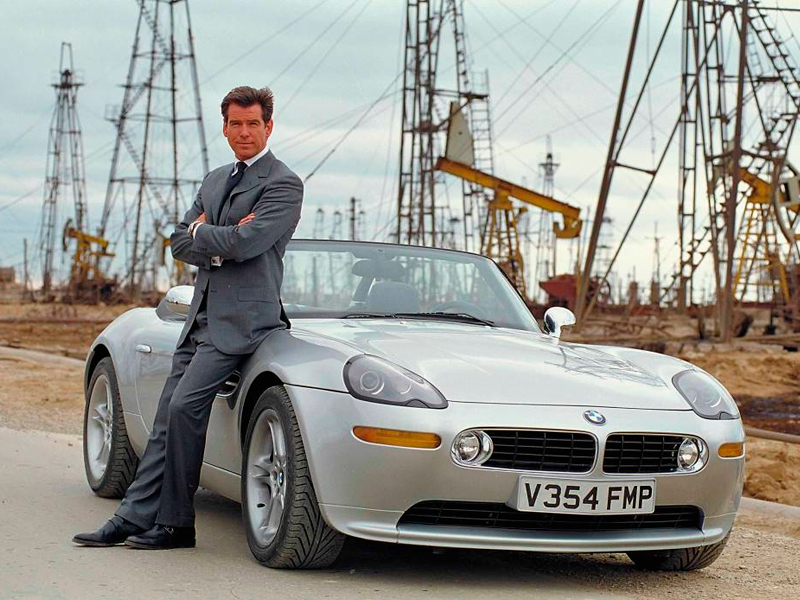 coches-007-El-mundo-nunca-es-suficiente-BMW-Z8-1999