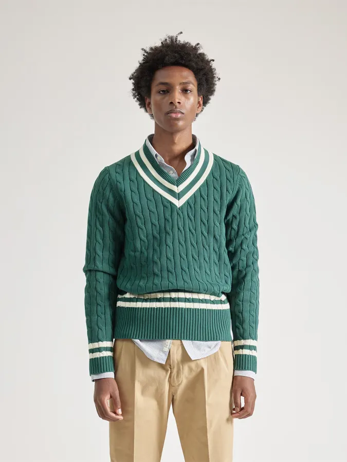 Combinación de jersey verde con chino beige de PuroEgo