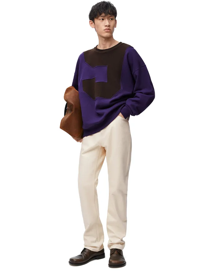 que-pantalones-debe-usar-un-hombre-con-piernas-delgadas-loewe