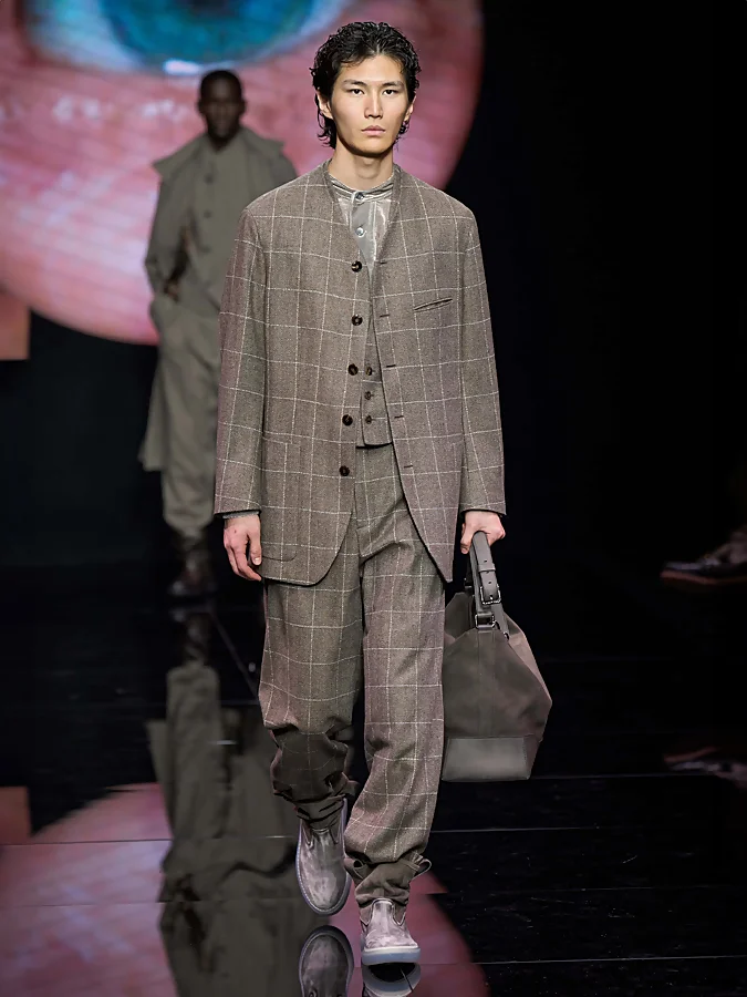 Traje de hombre a cuadros para otoño de Giorgio Armani