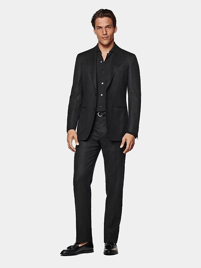 Traje de hombre oscuro para otoño e invierno de Suitsupply