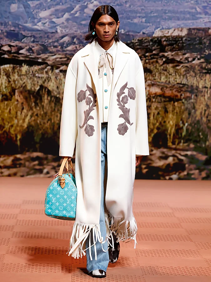 Look del desfile de Pharrel Williams para LV