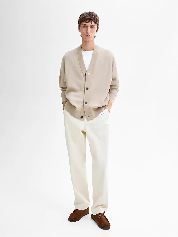 Cárdigan beige de punto de Massimo Dutti