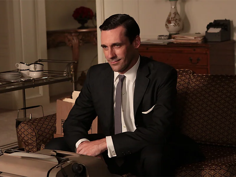 Don Draper disfrutando de sus logros en "Mad Men"