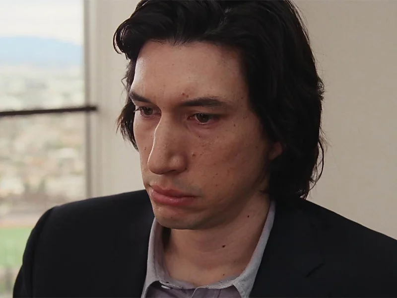 Adam Driver en Historia de un matrimonio, siente que no le salen bien las cosas 