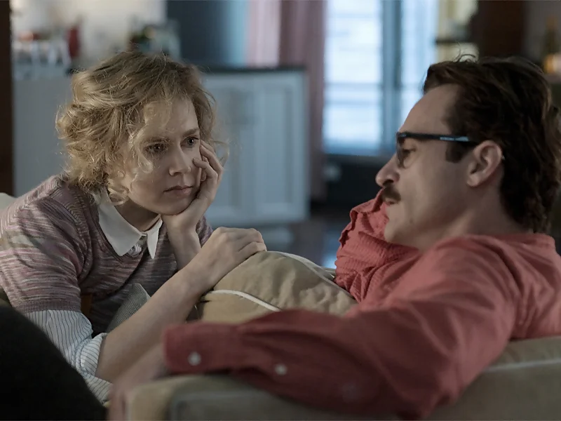 Joaquin Phoenix y Amy Adams en la película Her