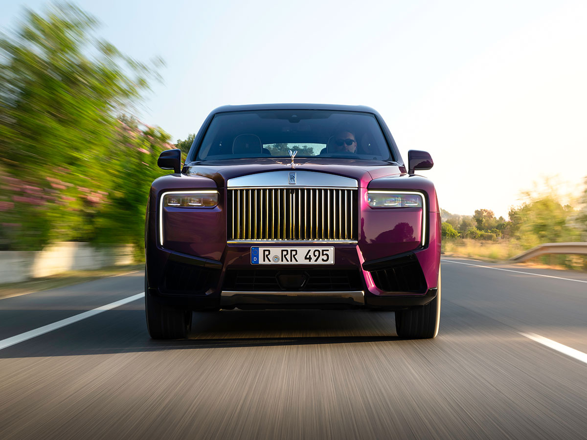 vista frontal del Rolls-Royce Cullinan Series II