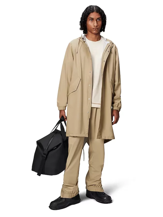 Chubasquero beige de la marca Rains para hombre