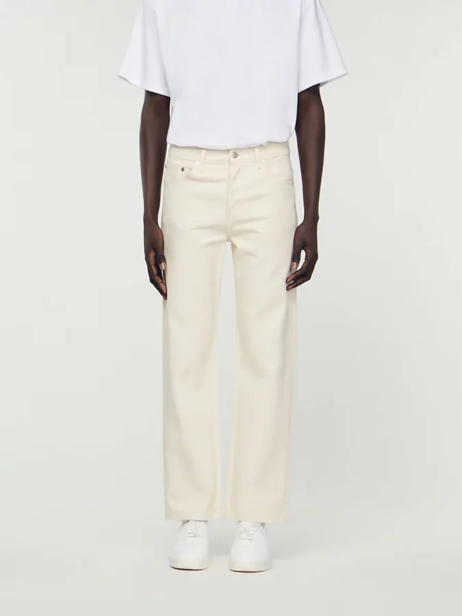 Pantalón off-white de Sandro