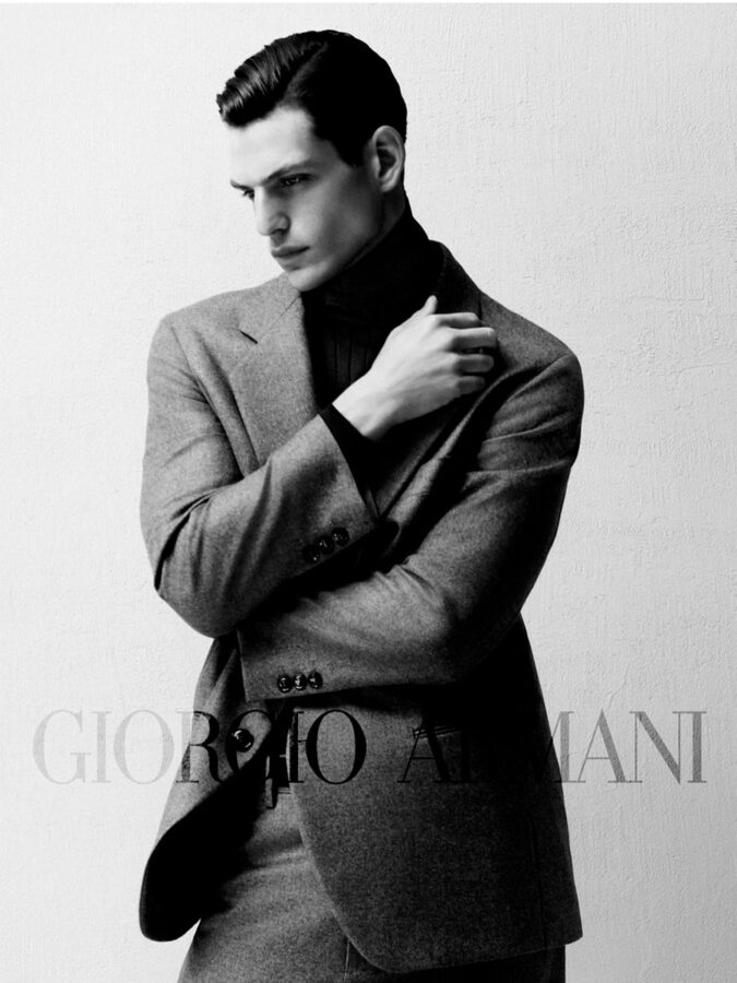 El modelo Pau Ramis posando para la campaña de Giorgio Armani