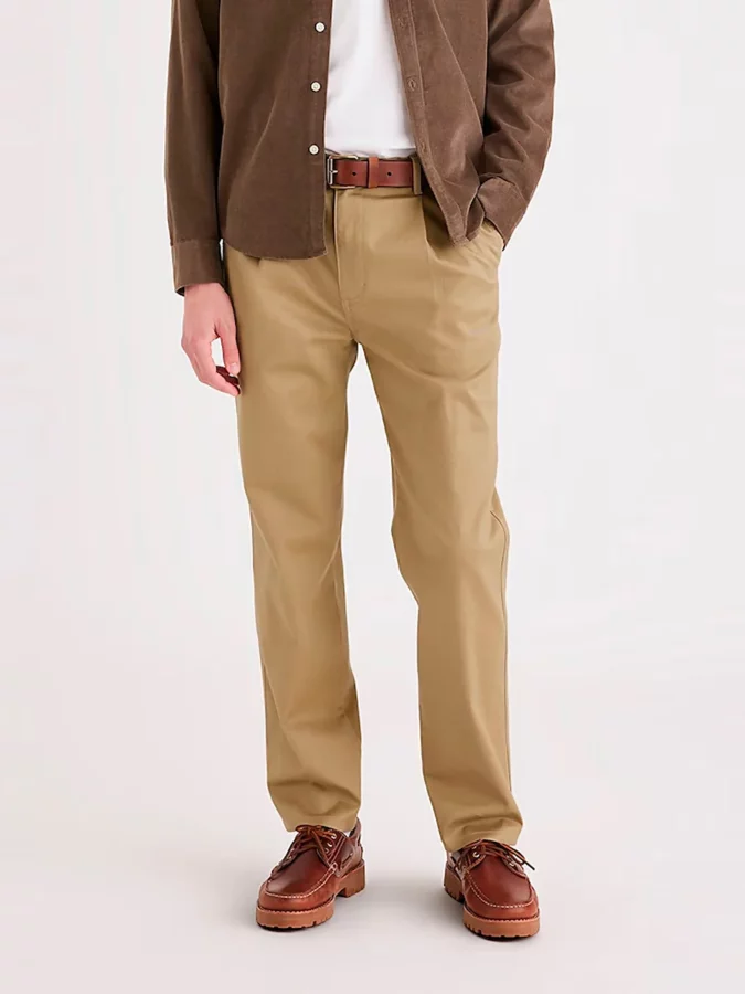 pantalones beige tipo chinos de dockers 